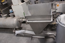 מפוחים להולכת חומר, כולל מכשיר שילוח מנירוסטה, תוצרת בלאוור