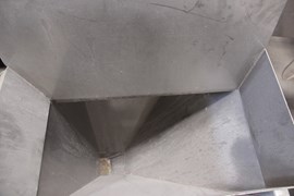 מפוחים להולכת חומר, כולל מכשיר שילוח מנירוסטה, תוצרת בלאוור