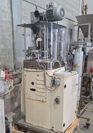 מכונה לדחיסת כדורים, 16 ראשים, תוצרת KILIAN כולל אביזרים