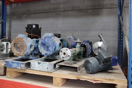 משאבות גלגלי שיניים ברזל, כניסה ויציאה 2 צול