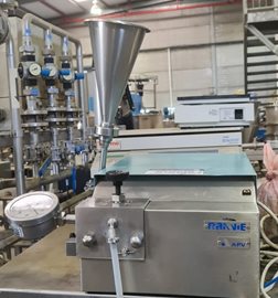 הומוגנייזר מעבדתי תוצרת RANNIE APV