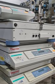 מגוון שייקרים מעבדתיים